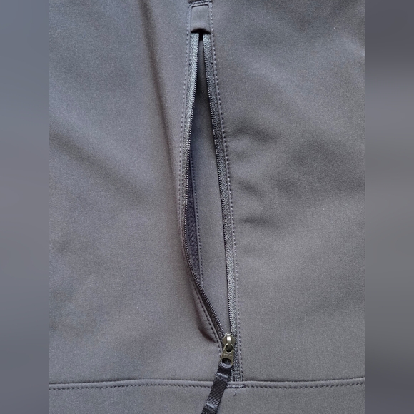 The North Face Men's Black Mock Neck Full Zip Vest, Size XXL Zippered Pockets - Picture 4 of 8